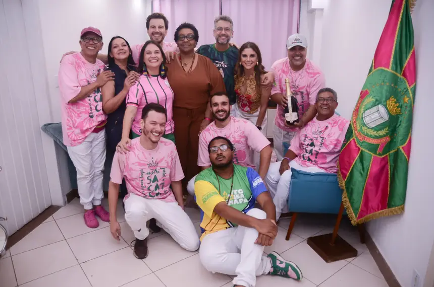 Governador Clécio Luís e presidente da Mangueira, Guanayra Firmino, parabenizaram os compositores pelo Samba 15