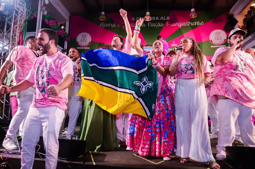 Samba 15 foi eleita a composição vencedora da final de samba-enredo da Mangueira