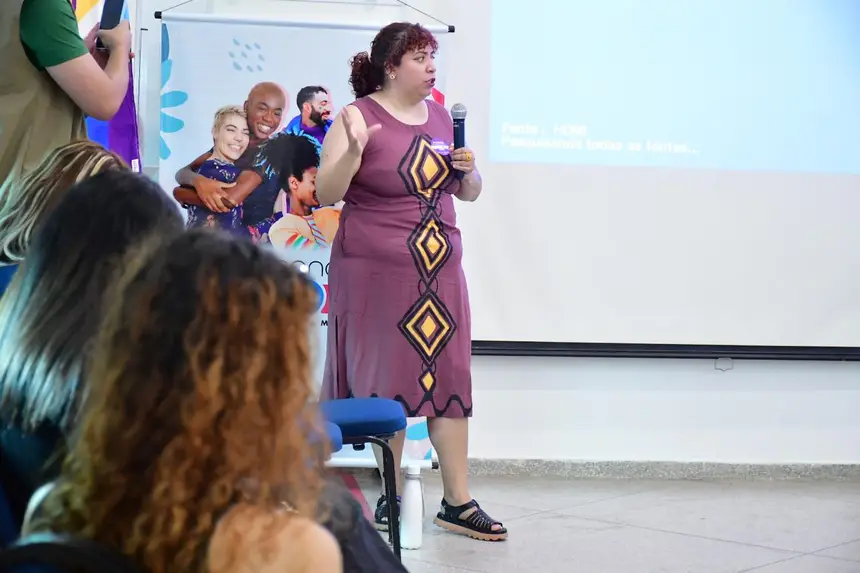 Palestra da psicóloga Isadora Canto