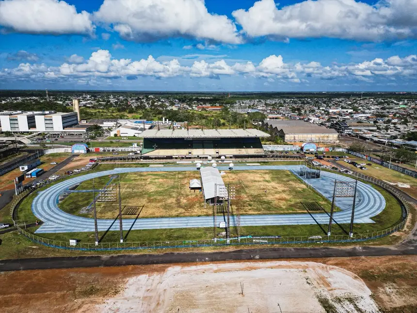 Um dos destaques da obra será a substituição integral do gramado, que passará a seguir os padrões exigidos pela Confederação Brasileira de Futebol (CBF).