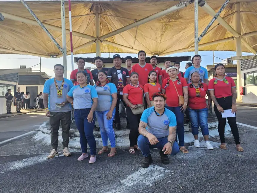Alunos da escola indígenas Jorge Iaparra 