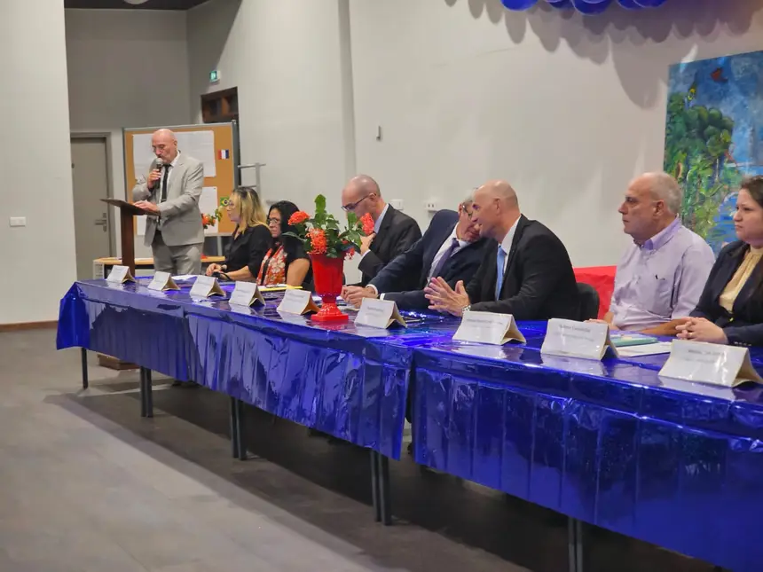 O dispositivo durante a abertura oficial da Semana da Ponte de Saberes 