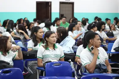 notícia: Escola Gabriel Almeida Café promove roda de conversa sobre saúde mental e valorização da vida com foco na juventude