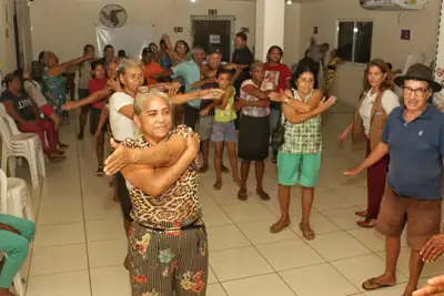 notícia: Em comemoração ao Dia do Idoso, o Governo do Amapá garante tarde de interação e conscientização no Residencial Miracema, em Macapá
