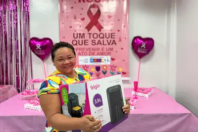 notícia: 'Cheguei bem cedo, fiz a mamografia e ainda ganhei presente', diz moradora ao ser a primeira a realizar o exame no Hcal