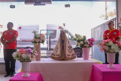 notícia: Imagem peregrina de Nossa Senhora de Nazaré visita Unidade Estadual de Internação
