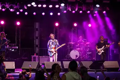 notícia: Show de Beto Guedes transforma Fortaleza de São José em palco da MPB, encerrando a segunda noite da Folia Literária Internacional do Amapá 