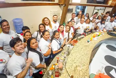 notícia: Cerca de 60 moradores do Residencial Miracema são capacitados no curso de coquetelaria e gestão de restaurantes pelo Governo do Amapá