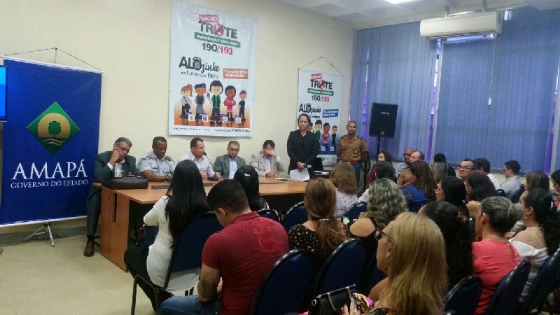 Atualmente fazem parte do projeto 25 escolas da rede estadual que recebem palestras e oficinas