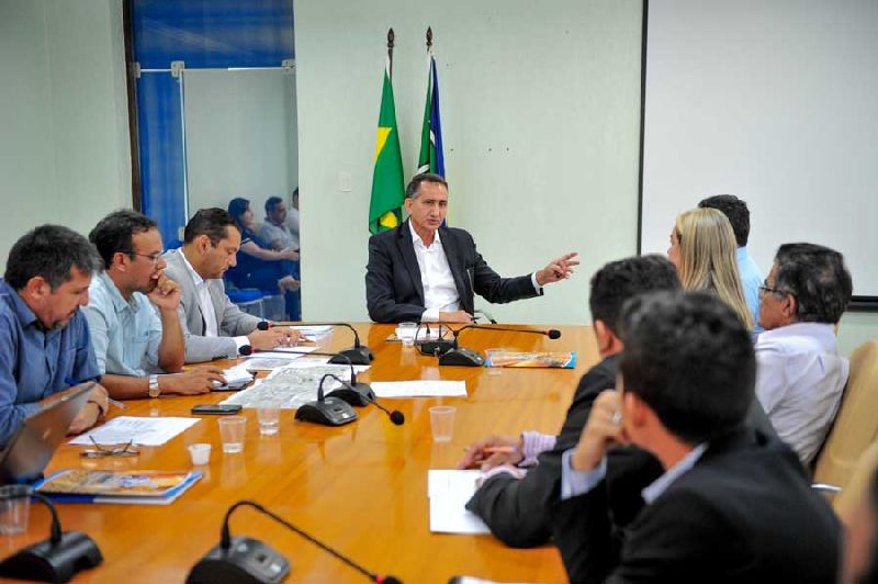 Governador Waldez Góes recebeu o prefeito Ofirney Sadala e equipe da Prefeitura de Santana para discutir as demandas do município