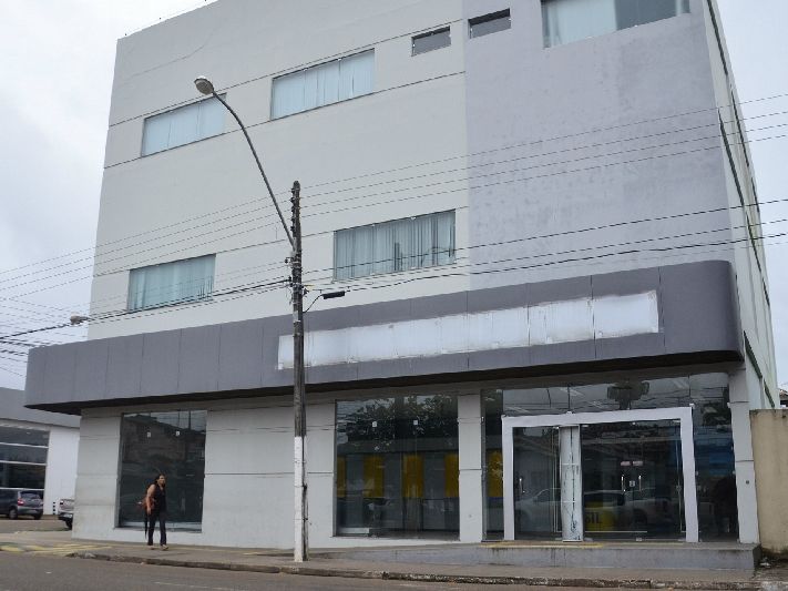 Uma das agências fechadas era situada na Rua Leopoldo Machado.