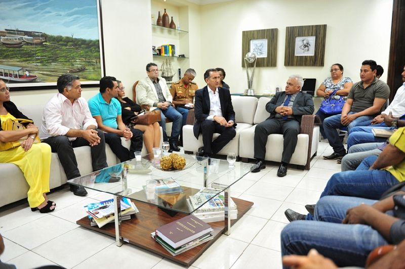 Durante a reunião, os participantes destacaram que a maior parte da população do Distrito do Lourenço depende das atividades desenvolvidas no garimpo