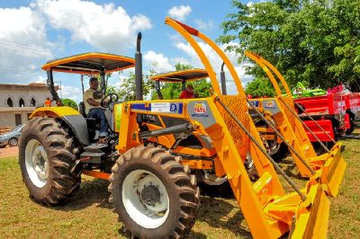 notícia: Governo do Amapá beneficia agricultura de Oiapoque por meio da produção mecanizada