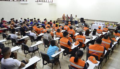 notícia: Bairros Pedrinhas e Infraero II recebem ação de combate ao Aedes
