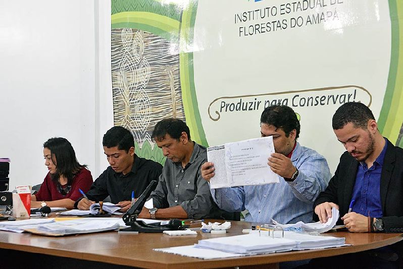 Nove empresas participaram da licitação para a exploração de áreas dentro da Floresta Estadual do Amapá (Flota)