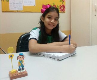 notícia: 'Gosto de escrever para ajudar minha comunidade', diz estudante vencedora de concurso