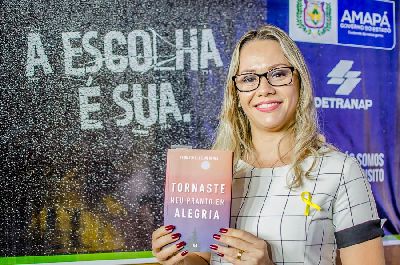 notícia: Em livro, jornalista relata como superou a perda do filho vítima de acidente de trânsito