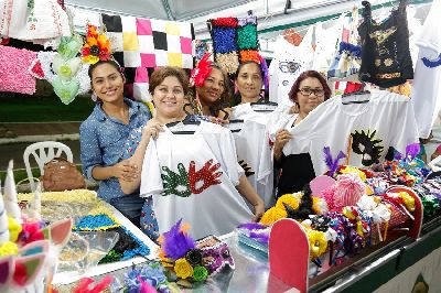 notícia: Oficinas de objetos decorativos ofertam oportunidade de renda extra no Natal e Ano Novo