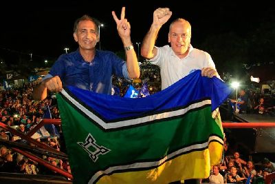 notícia: Governador e vice tomam posse nas primeiras horas de 2019 no Amapá
