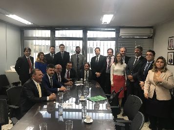 notícia: Amapá se junta a outros Estados para cobrar R$ 20 bilhões em recursos devidos pela União