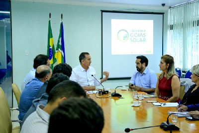 notícia: Governo anuncia comitê para implementar política estadual de energias renováveis