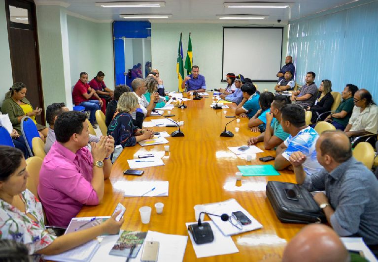 Na reunião, o governador Waldez Góes e equipe de governo trataram de outras pautas apresentadas pelos indígenas