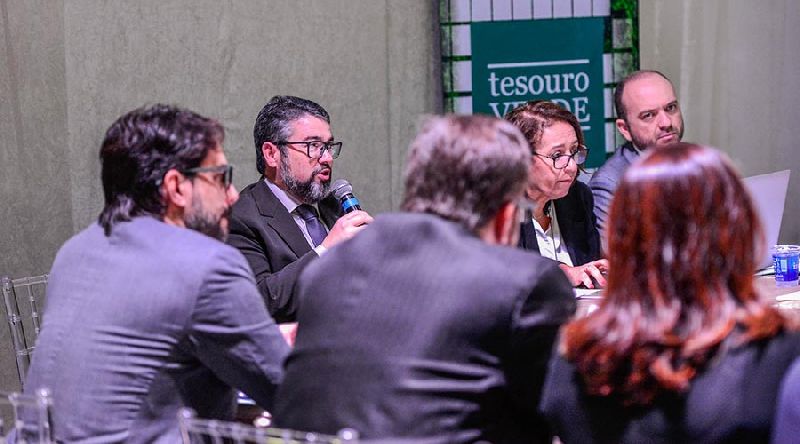 Procurador geral do Amapá, Narson Galeno, apresentou o Tesouro Verde na Câmara Setorial