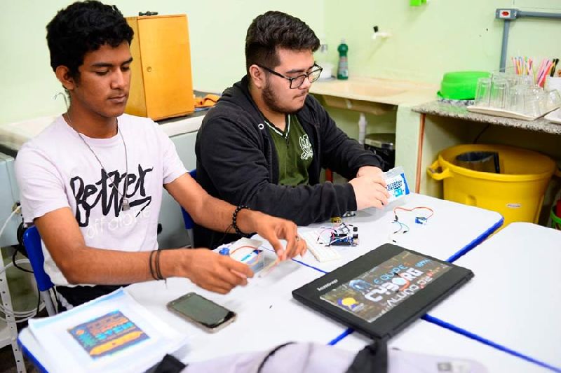 Estudantes participaram de formação através de oficinas