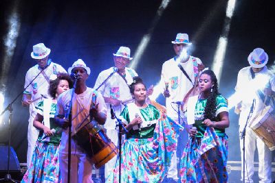 notícia: Comunidades do interior comandam 3ª noite do Encontro dos Tambores 2019