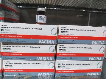 notícia: SVS abastece prefeituras com doses extras para a vacinação contra o sarampo