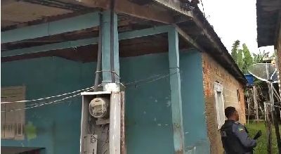 notícia: Dupla suspeita de furto de energia é detida em Laranjal do Jari