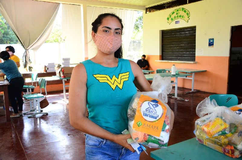 Cerca de 120 mil estudantes estão sendo beneficiados com o programa