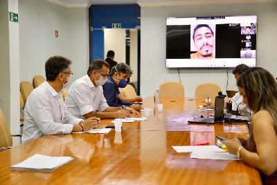 notícia: Videoconferência: Estado alinha demandas com prefeitos dos municípios