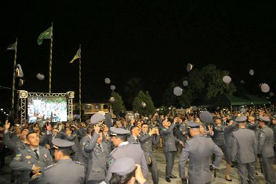 notícia: Estado forte, povo seguro: 76 anos da PM é comemorado com formação de 323 novos sargentos