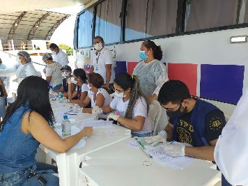 notícia: Em parceria, SVS e prefeitura de Santana vacinam mais de 5 mil pessoas contra sarampo