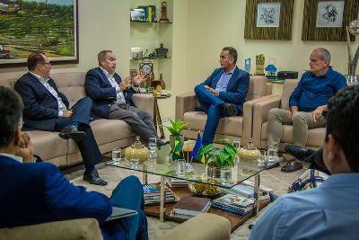 notícia: Governo do Amapá discute regulação do preço do combustível com a ANP