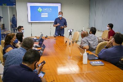 notícia: Estado mantém quarentena nas escolas e limita bares e restaurantes para até 22h