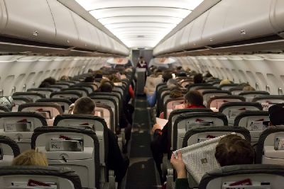 notícia: Procon multa companhia aérea por descaso com passageiros