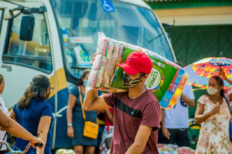 São mais 2.143 cestas de ajuda humanitária para Laranjal do Jari e 1.500 para Vitória do Jari. 