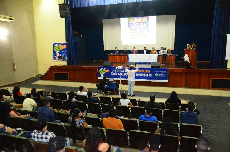 o bolsista Adailson Moraes, 24 anos, revela que através do evento pode entender sobre direitos e as formas de contribuir com profissionais da segurança pública.