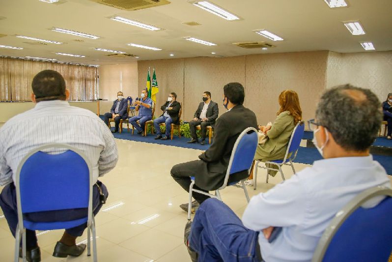 Encontro entre o chefe do executivo estadual e líderes religiosos aconteceu no Palácio do Setentrião. 