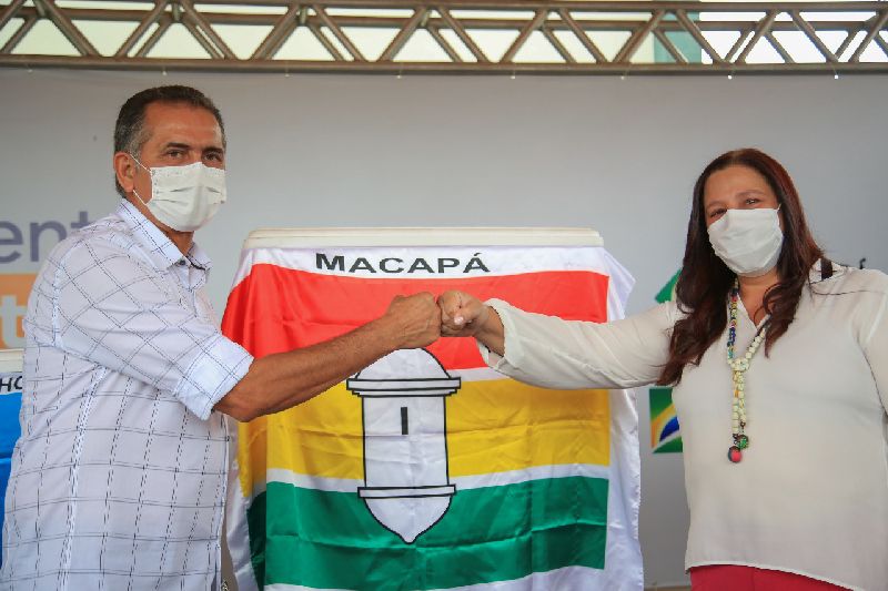 Governador Waldez Góes fez a entrega no Centro de Armazenamento e Distribuição de Imunobilógicos (Cadi) aos representantes e prefeitos dos municípios