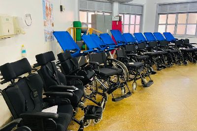 notícia: Governo do Amapá distribui mais de 40 cadeiras de rodas para pacientes do Creap