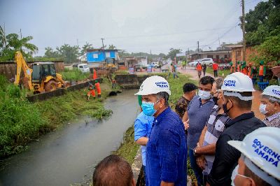 notícia: Estado e prefeitura de Santana realizam desobstrução de canais para prevenir alagamentos