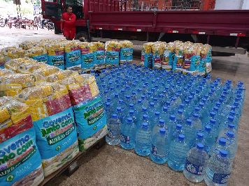 notícia: Governo do Amapá envia ajuda humanitária para comunidade do Xivete, em Pedra Branca do Amapari