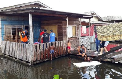 notícia: Governo do Amapá presta assistência para famílias atingidas por alagamentos em Laranjal do Jari