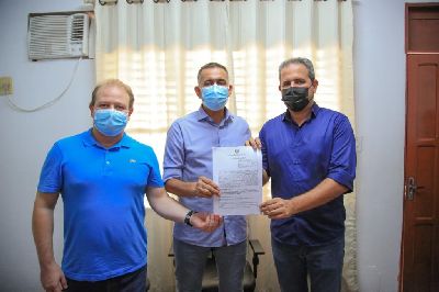 notícia: Governo firma convênio para coleta de resíduos sólidos em áreas urbanas e ribeirinhas de Tartarugalzinho