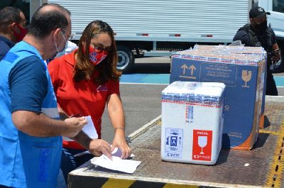notícia: Amapá recebe novo lote com 19.720 doses de vacinas contra covid-19