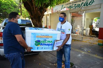 notícia: Governo entrega 35,3 mil doses de vacinas para Macapá e Santana continuarem vacinação de adolescentes