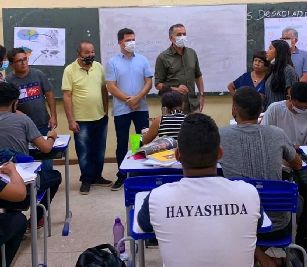 notícia: Governador entrega ordens de serviço para obras em Laranjal do Jari